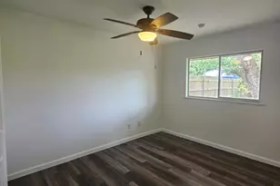 1401 Trinity St, Lockhart, TX 78644 - Photo 10
