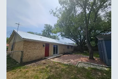 1401 Trinity Street, Lockhart, TX 78644 - Photo 30