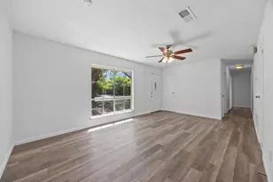 1401 Trinity St, Lockhart, TX 78644 - Photo 6