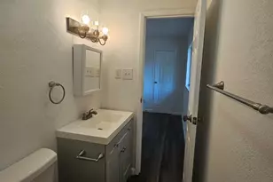 1401 Trinity St, Lockhart, TX 78644 - Photo 16