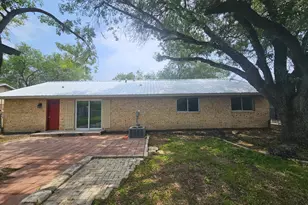 1401 Trinity St, Lockhart, TX 78644 - Photo 28