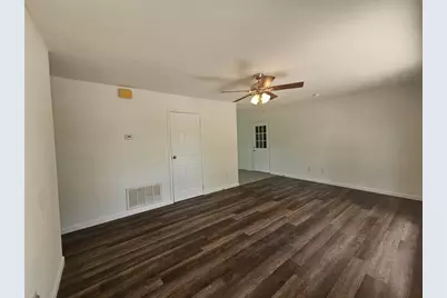 1401 Trinity Street, Lockhart, TX 78644 - Photo 4