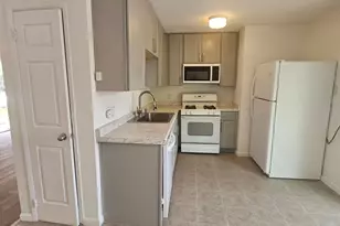 1401 Trinity St, Lockhart, TX 78644 - Photo 8