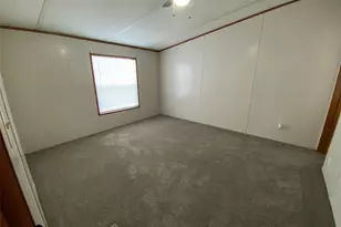 2029 Us-290 E, McDade, TX 78650 - Photo 10