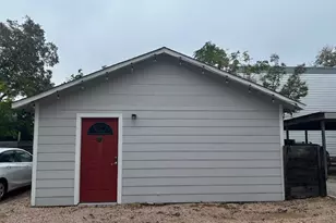 704 W 34th St, Austin, TX 78705 - Photo 6