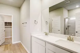 902 Universal Dr, Hutto, TX 78634 - Photo 8