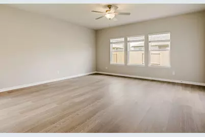 902 Universal Drive, Hutto, TX 78634 - Photo 2