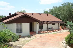 1004 Daviot Dr, Briarcliff, TX 78669 - Photo 2