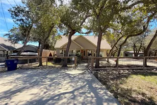 1660 Westview Ct Dr, Canyon Lake, TX 78133 - Photo 4