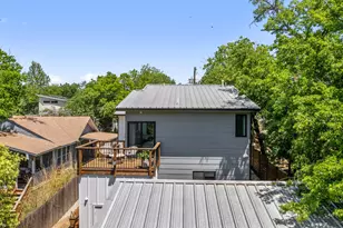1909 E 9th St, Austin, TX 78702 - Photo 32