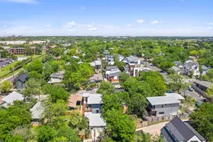 1909 E 9th St, Austin, TX 78702 - Photo 36