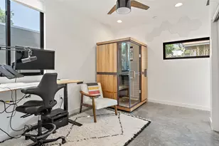 1909 E 9th St, Austin, TX 78702 - Photo 22