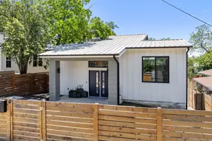 1909 E 9th St, Austin, TX 78702 - Photo 2
