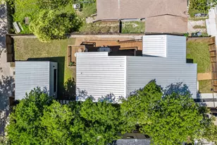 1909 E 9th St, Austin, TX 78702 - Photo 30