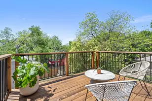1909 E 9th St, Austin, TX 78702 - Photo 24