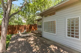 1621 Maggie Mayes St, Austin, TX 78703 - Photo 30