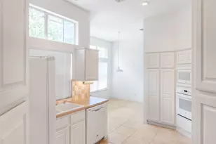 1621 Maggie Mayes St, Austin, TX 78703 - Photo 10
