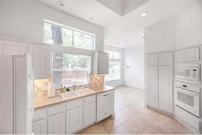 1621 Maggie Mayes Street, Austin, TX 78703 - Photo 14