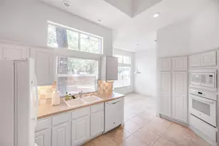 1621 Maggie Mayes St, Austin, TX 78703 - Photo 14