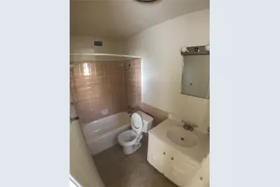 2612 Salado St Street #109, Austin, TX 78705 - Photo 12