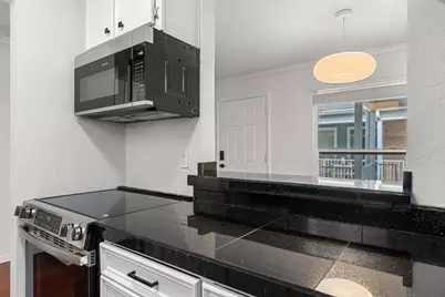 400 W 35th Street #210, Austin, TX 78705 - Photo 12