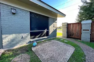612 W 51st St, Austin, TX 78751 - Photo 10