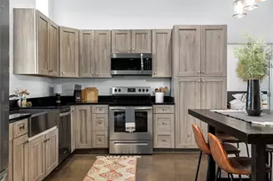 849 W Live Oak St, Fredericksburg, TX 78624 - Photo 6