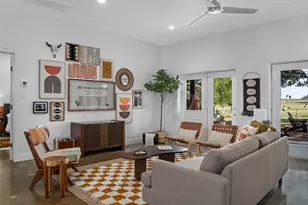 849 W Live Oak St, Fredericksburg, TX 78624 - Photo 4