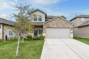 724 Aster Pl, Bastrop, TX 78602 - Photo 2