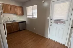 139 Elm Dr, Lockhart, TX 78644 - Photo 4