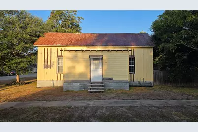 401 N Pecan Street, Moulton, TX 77975 - Photo 2