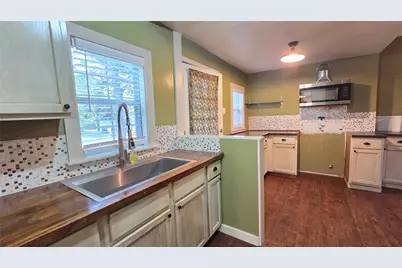 401 N Pecan Street, Moulton, TX 77975 - Photo 16