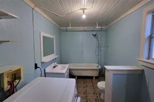 401 N Pecan St, Moulton, TX 77975 - Photo 8