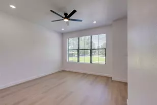 230 Brown St, Elgin, TX 78621 - Photo 4