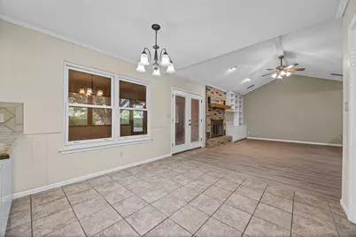 428 Connolly Circle W, Lockhart, TX 78644 - Photo 6