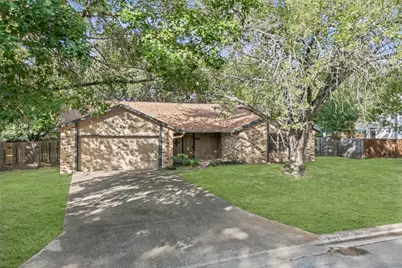 428 Connolly Circle W, Lockhart, TX 78644 - Photo 2