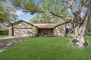 428 Connolly Circle W, Lockhart, TX 78644 - Photo 1
