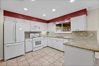 428 Connolly Circle W, Lockhart, TX 78644 - Photo 8