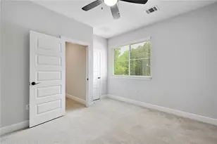 915 E 49th St, Austin, TX 78751 - Photo 20
