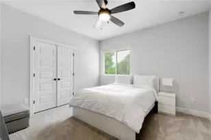 915 E 49th St, Austin, TX 78751 - Photo 18