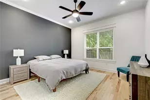 915 E 49th St, Austin, TX 78751 - Photo 12