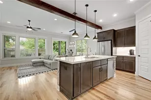 915 E 49th St, Austin, TX 78751 - Photo 10