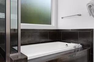 3012 Neal St, Austin, TX 78702 - Photo 24