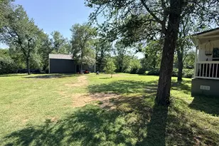 227 Crooked Hollow Rd, Elgin, TX 78621 - Photo 2