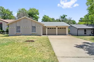 914 Hillside Oaks Dr, Austin, TX 78745 - Photo 2