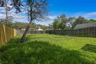8710 Clearbrook Trail, Austin, TX 78729 - Photo 24