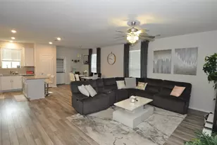 1717 T H Johnson Dr, Taylor, TX 76574 - Photo 4