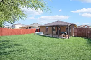 13508 Sierra Wind Ln, Elgin, TX 78621 - Photo 14