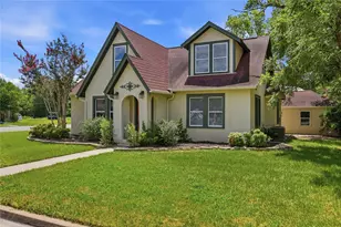 674 E Walnut St, La Grange, TX 78945 - Photo 2