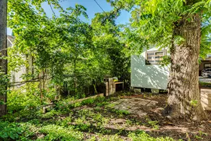2610 E 3rd St, Austin, TX 78702 - Photo 14